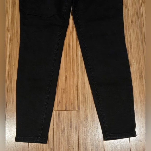 NWOT Maurices Classic Black Skinny Jeans - Picture 2 of 8